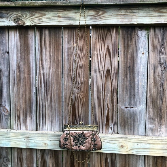 (SOLD) VINTAGE beaded beauty - Picture 8 of 16